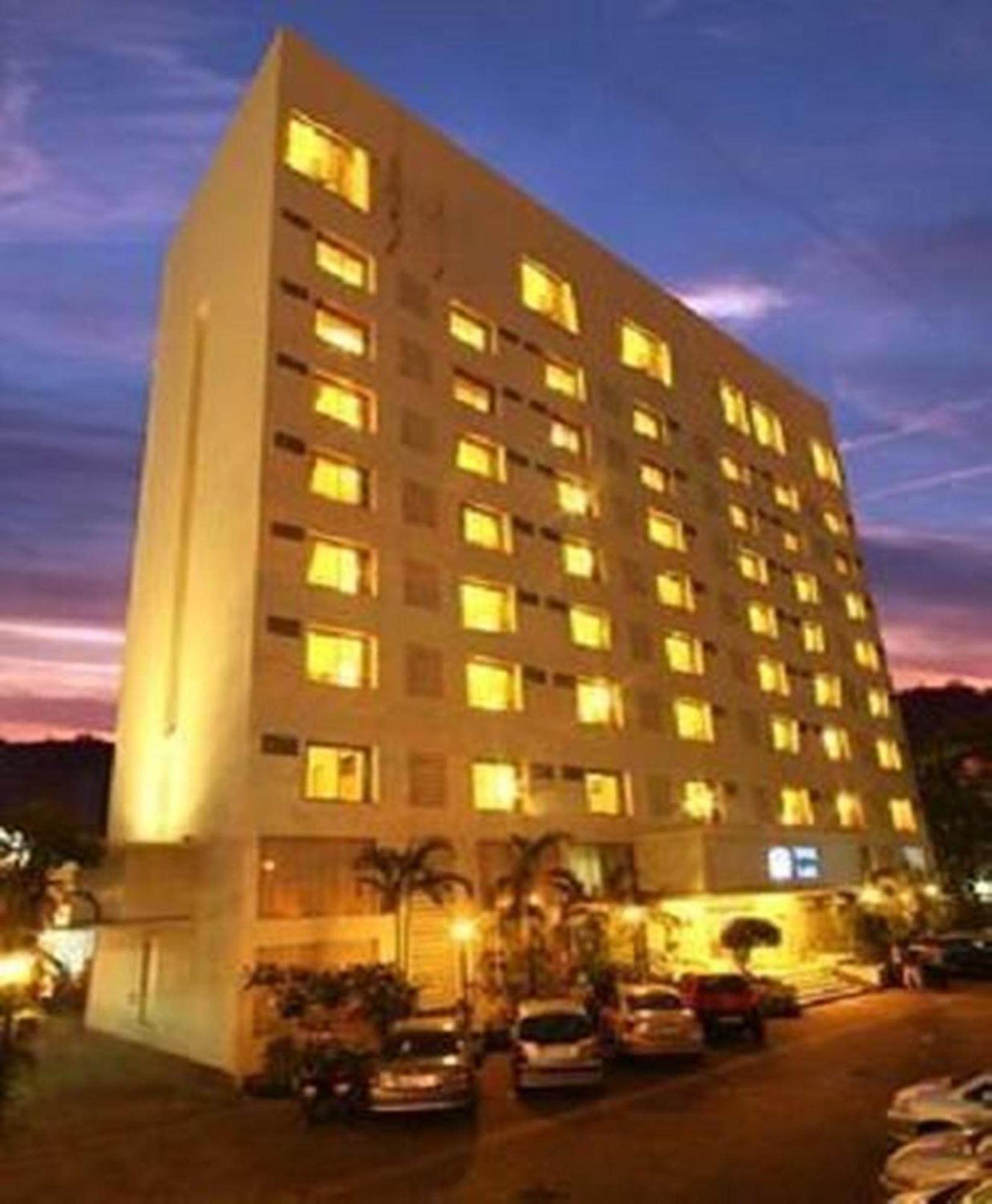The Sahil Hotel Мумбаи Экстерьер фото